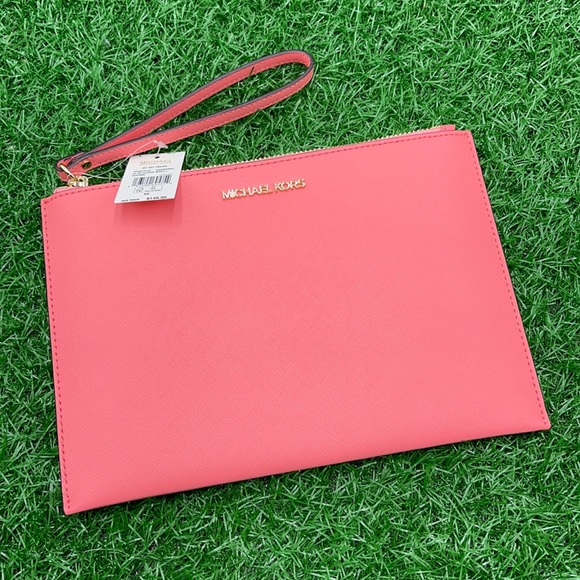 Michael Kors Jet Set Travel XL Zip Clutch Wristlet - Picture 1 of 16